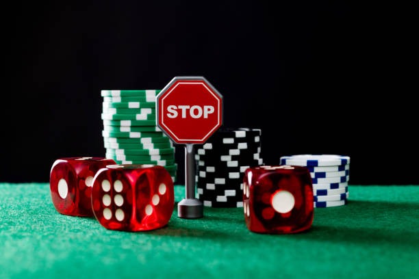 Live VIP Roulette table with dealer and multiple camera angles on dukuncuan login